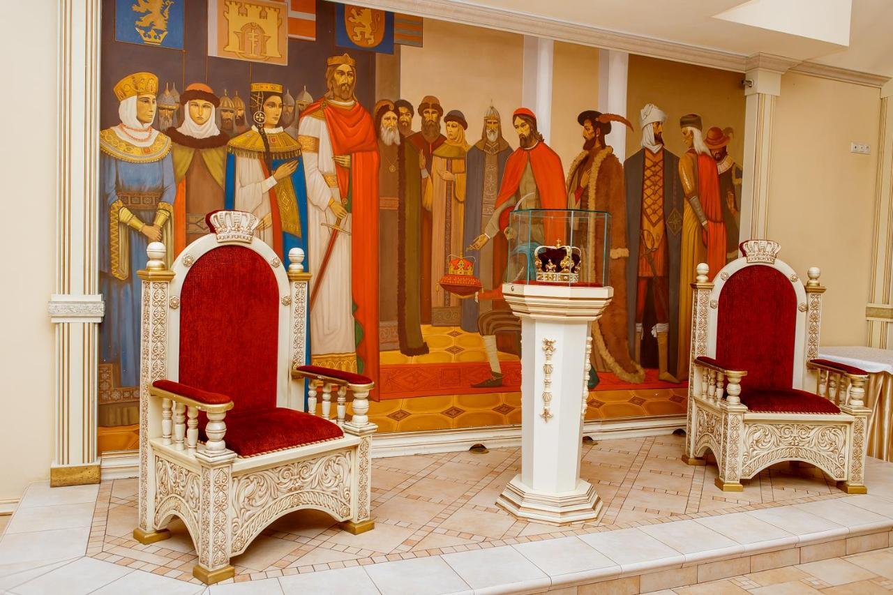 Галицька Корона Davidov Екстериор снимка